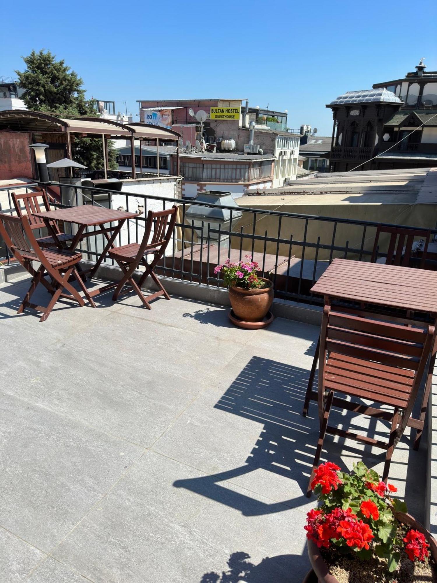 Terrace Guesthouse Istanbul Exterior photo